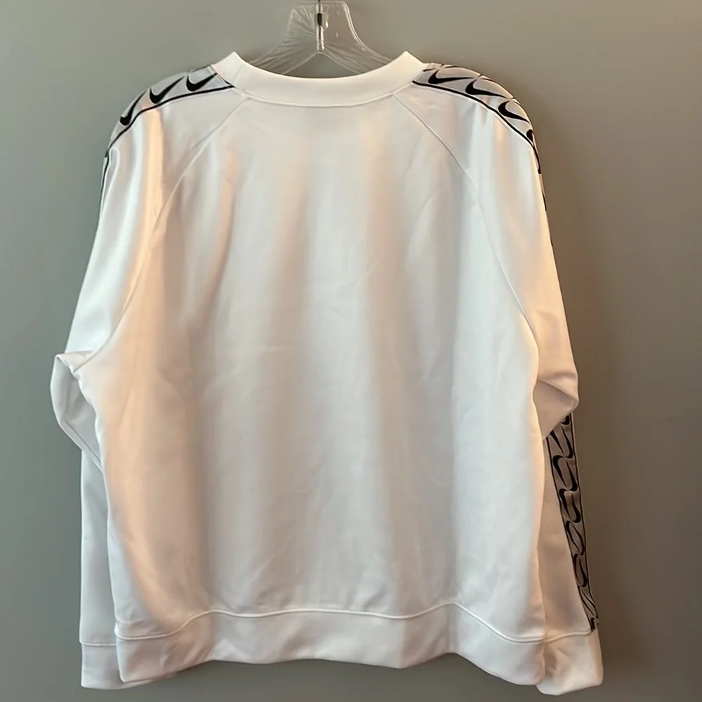White Nike Crewneck Sweatshirt. - Picture 3 of 4
